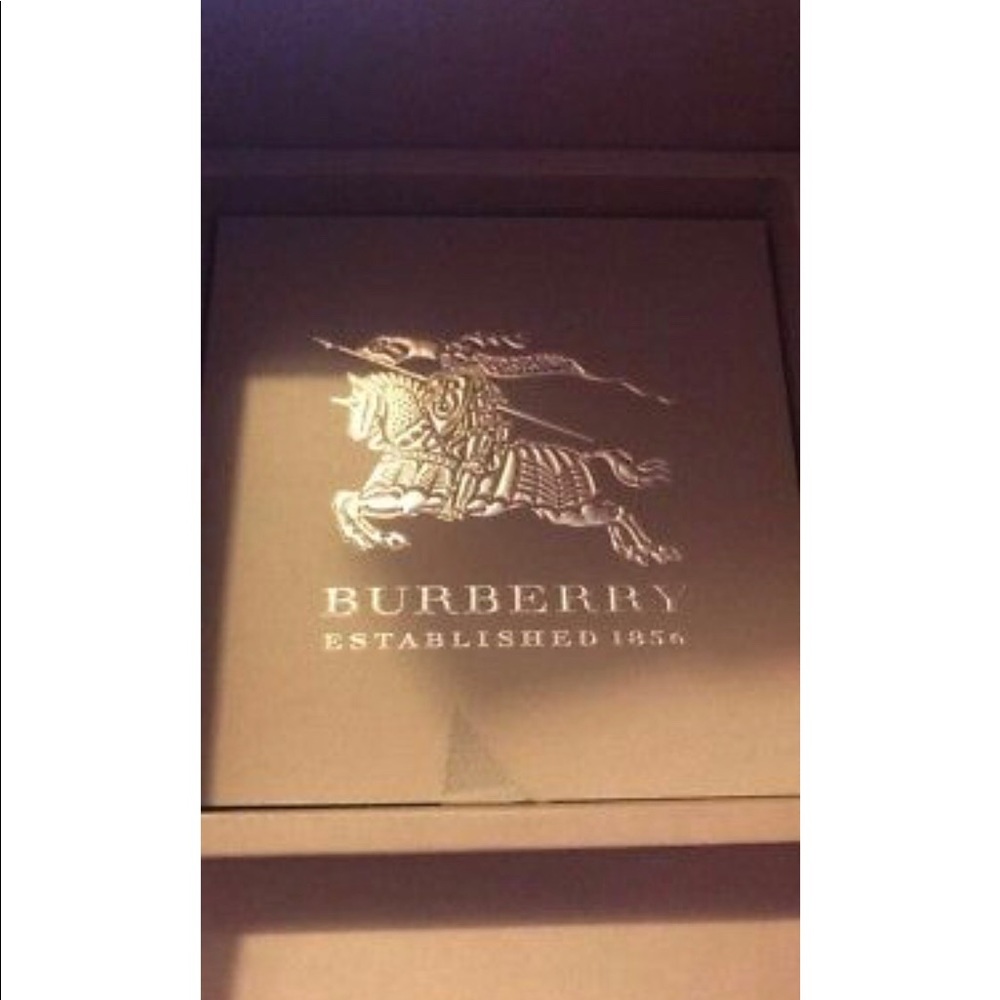 Women’s Burberry watch two tone silver rose gold - Picture 3 of 3